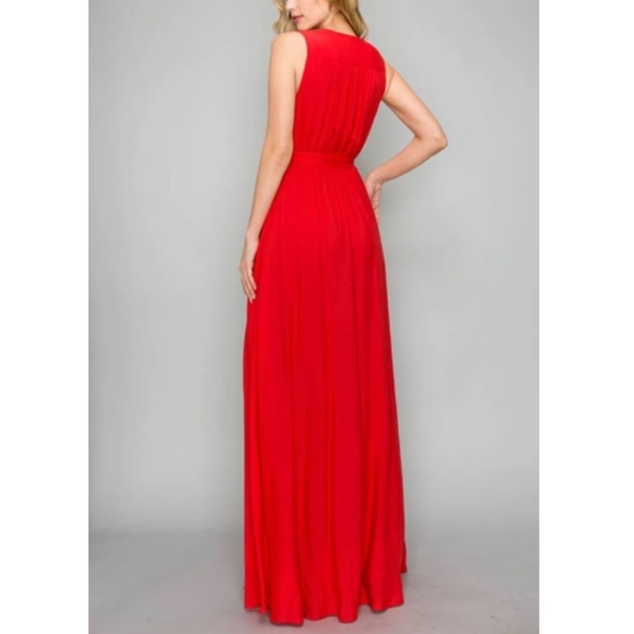 Sleeveless Emerald Maxi Dress - Picture 5 of 5